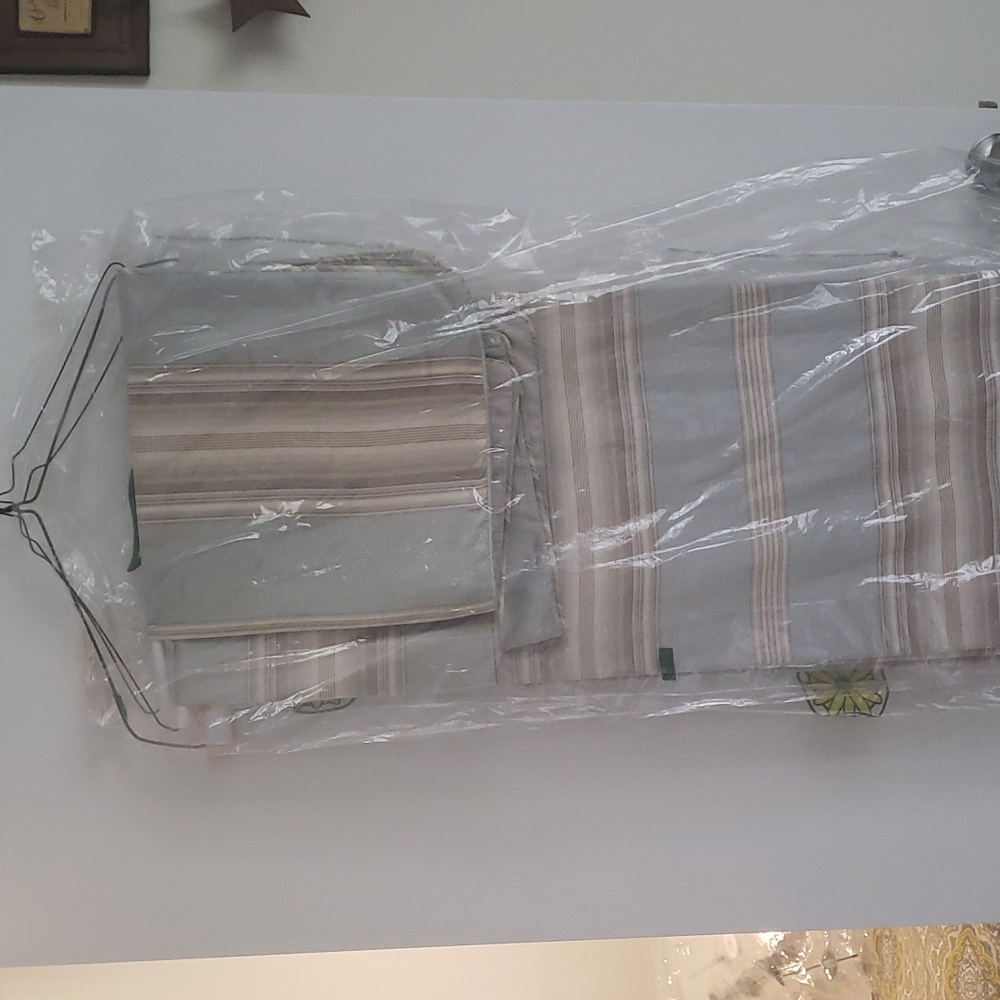 Pottery Barn duvet cover and 2 euro pillow shams